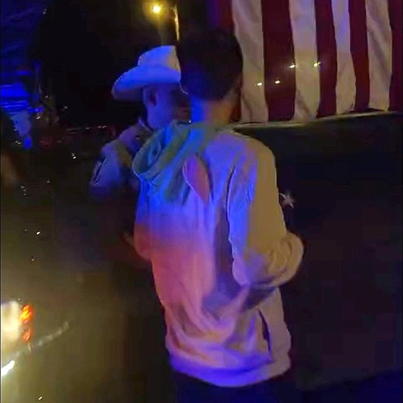 Meet your Posher, Santana - Picture 17 of 17